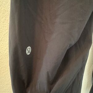 Lululemon thin joggers size 6 gently worn.
